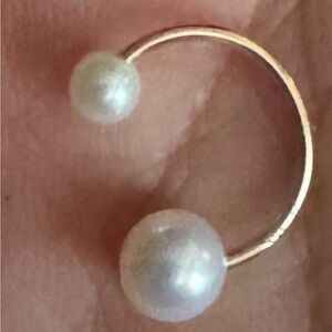Elegant Gold and Pearl Women's Earrings